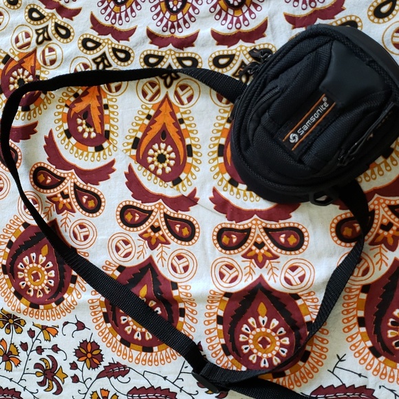 SAMSONITE Convertible Belt/Crossbody Hiking Bag. 6" x 5" x 2" EUC UNISEX RFID - Picture 2 of 11